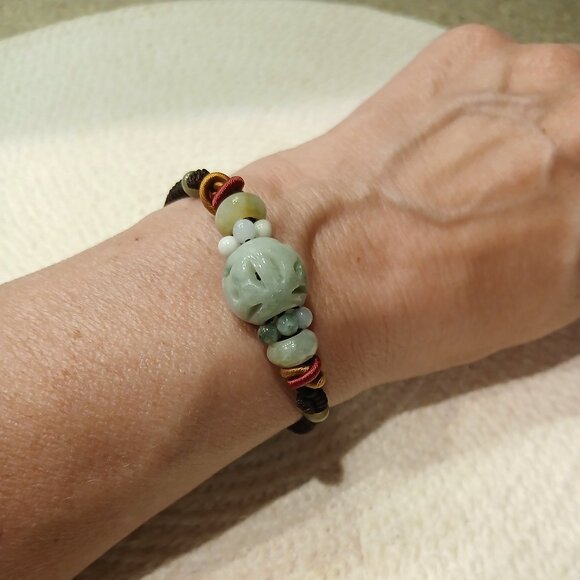 Carved Green Jade Bead Bracelet - Adjustable Length - Picture 5 of 8